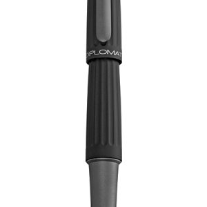 Stilou Diplomat Aero, cu penita M, aurita 14kt. - black
