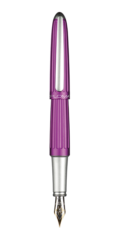 Stilou Diplomat Aero, cu penita M, aurita 14kt. - violet